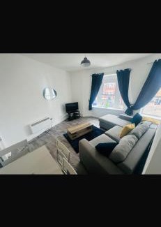 Grangetown Apartment | Cardiff flat 3 mins to city centre sleeps up to 6