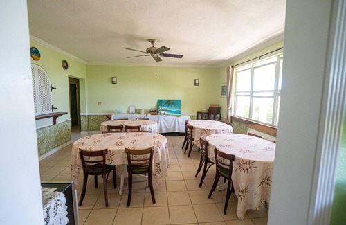 Estate Salt River House | Caribbean View, Double Queen Beds, plenty of Island Charm and breakfast
