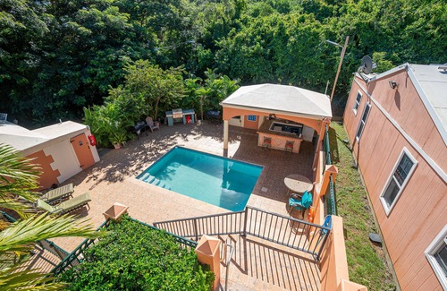 Estate Salt River House | Caribbean View, Double Queen Beds, plenty of Island Charm and breakfast