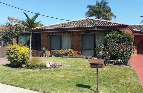 Carine House | Carine - pleasant parkview retreat. Handy location and pet friendly.