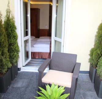 Budavar Hotel | Carlton Hotel Buda Castle
