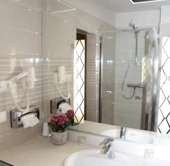 Budavar Hotel | Carlton Hotel Buda Castle