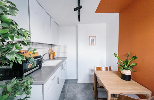 Tel Aviv City Center Hotel | Carmel Beach House by Berry Stays