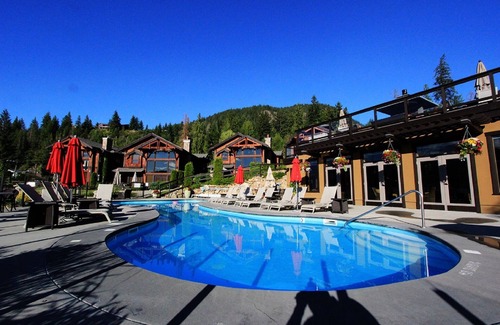 Blind Bay House | Carmel Beach Private Lodges - Unit #2. Lakefront 5 bedroom unit.