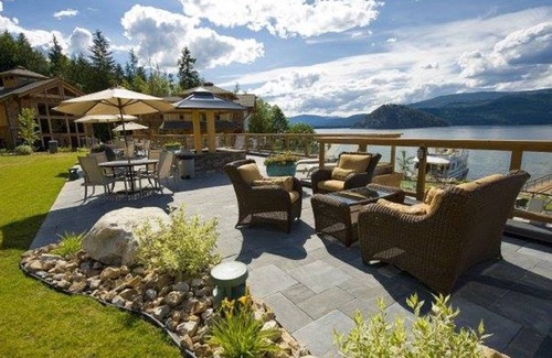 Blind Bay House | Carmel Beach Private Lodges - Unit #2. Lakefront 5 bedroom unit.