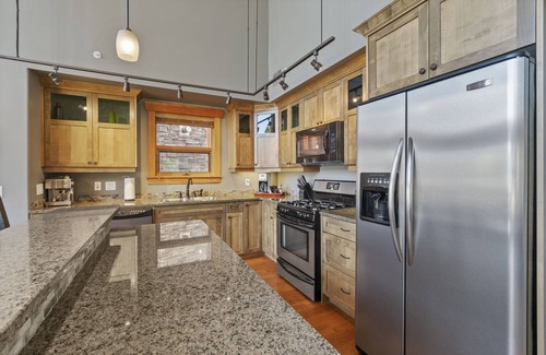 Blind Bay House | Carmel Beach Private Lodges - Unit #9. Lakefront 4 bedroom lodge.