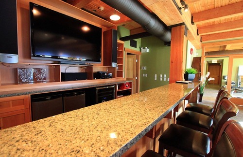 Blind Bay House | Carmel Beach Private Lodges - Unit #9. Lakefront 4 bedroom lodge.