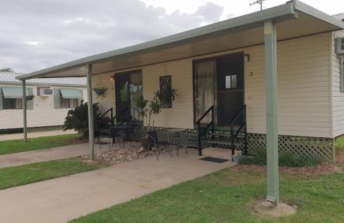 Carmila Hotel | Carmila Caravan Park & Cabins