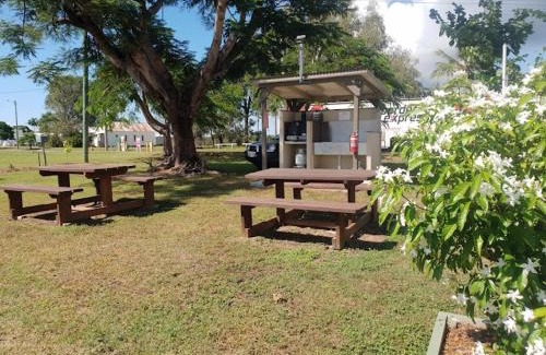 Carmila Hotel | Carmila Caravan Park & Cabins