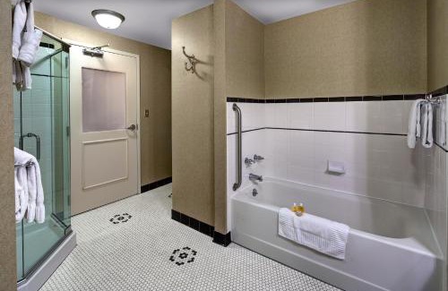 Johnson City Hotel | Carnegie Hotel & Spa