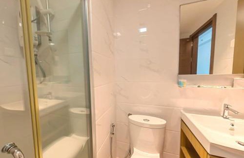 Gelang Patah Apartment | Carnelian Tower Hotel at ForestCity 4103 with WIFI