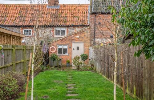 Wighton House | Carpenters Cottage