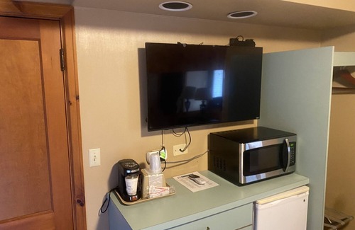 Gatlinburg Cottage | Carr's Cottages Suites 15 & 16