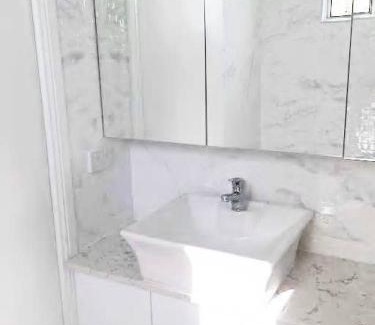 Carramar House | Carramar Studio King Bed Private Rm 1min to Station