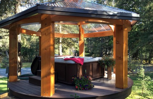 Alyeska Apartment | Carriage House Suite - cozy 1st level duplex apt.