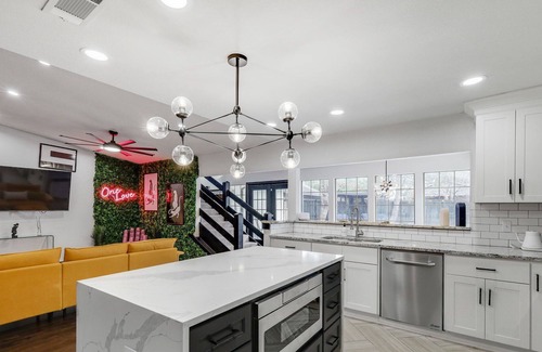 North Central Carrollton House | Carrollton Beautiful House with Pool