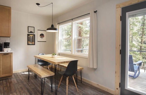 Taos Ski Valley Cabin | Carson Cabin: Modern + King Beds + Winter Retreat