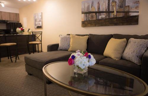 Golden Triangle Hotel | Cartier Place Suite Hotel