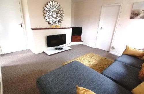 Llanybydder House | Cartref Bach
