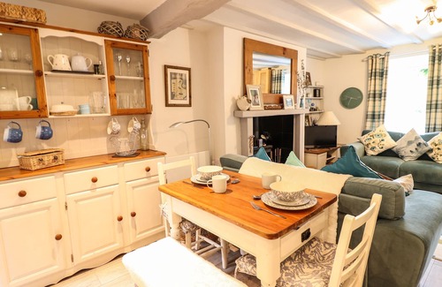 Bala Cottage | CARTREFLE, pet friendly, character holiday cottage in Bala