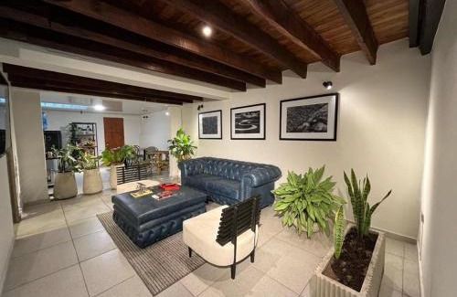 Usaquen Bed & Breakfast | Casa 121, calle 121 no 7-18
