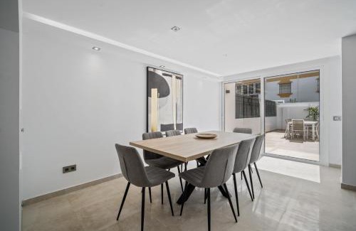Golden Mile House | Casa Adriana