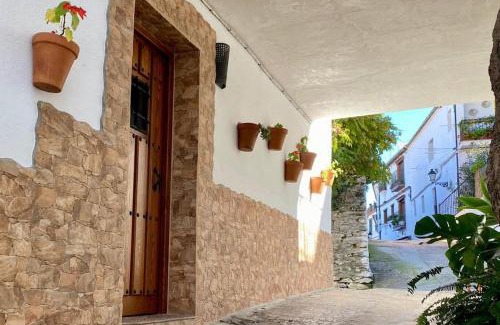 Benalauria House | Casa Almenta - Tu hogar para desconectar en el pueblo más bonito de Málaga