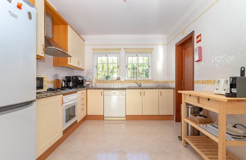 Mato Serrao Villa | Casa Anton - Heated pool, sea views and only 1.5km from town and beach