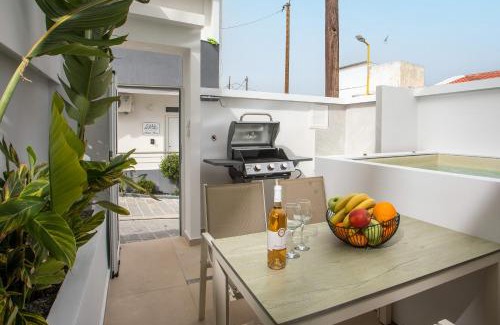 Kalithies Apartment | Casa Antonis - Modern Home with Jacuzzi near Faliraki