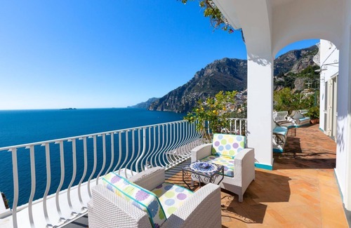 Arienzo Villa | Casa Ariel - Six Bedroom Villa, Sleeps 12