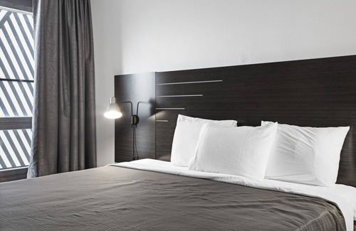 Queens Hotel | Casa Azul Hotel Blu JFK