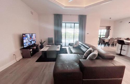 Mariner House | Casa Barcelona Cape Coral
