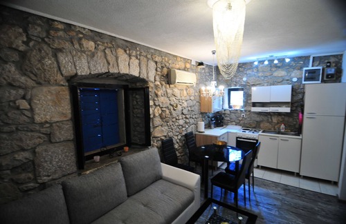 Milovcici House | Casa Bianca . Where nature meets mankind