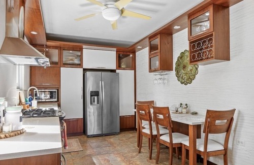 Aguacate House | Casa Bravo-Premier BEACH VIEW- Shacks Beach-Near Villa Montana Beach Resort