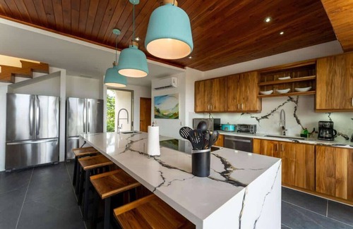 Playa Conchal House | Casa Brisas del Mar- Luxury 6 Bedroom Home