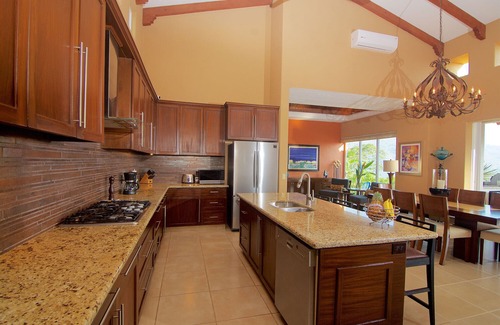 Manzanillo House | Casa Buena Suerte, Your Upscale Paradise Awaits!