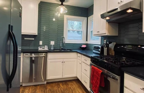 Oak Cliff House | Casa Burlington: Flexible & WFH Ready. Longer Stays Welcome!