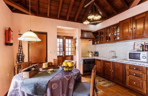 Brena Baja Cottage | Casa Carlota with sea views in Breña Baja, La Palma