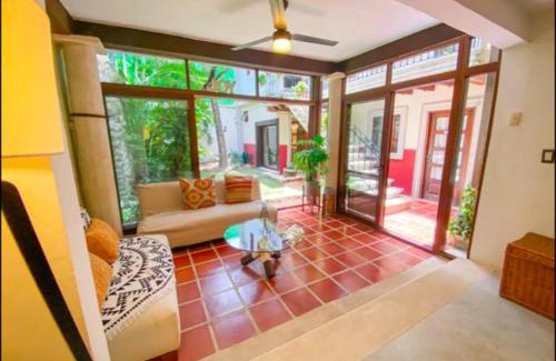 Luis Donaldo Colosio House | Casa Centrica 5bed/5bath AC/GYM 5 min 5ta av y Playa