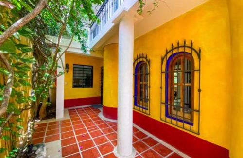 Luis Donaldo Colosio House | Casa Centrica 5bed/5bath AC/GYM 5 min 5ta av y Playa