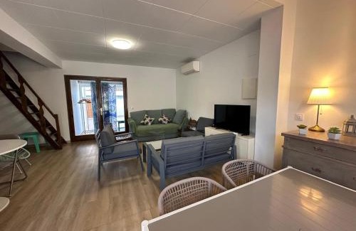 Santa Margarida House | Casa cerca de la playa con piscina comunitaria AV-51