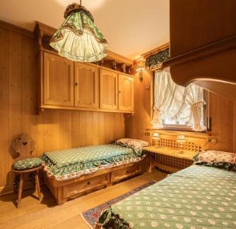 Cortina d'Ampezzo Apartment | Casa Cinque Torri