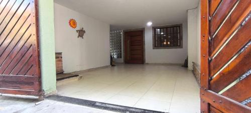 Praia dos Anjos House | Casa com garagem no coração de Arraial!