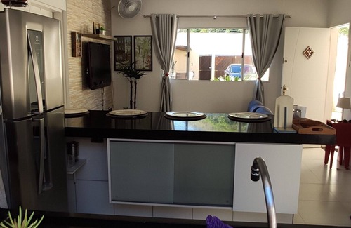 Ipiranga House | Casa com piscina em Caraguatatuba