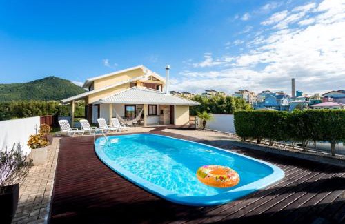 Santinho House | Casa com piscina frente ao mar Praia do Santinho