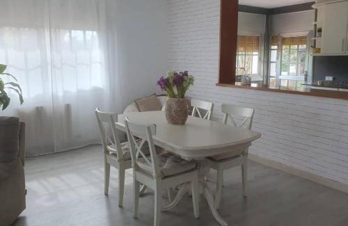 Barcelona House | Casa con gran jardín y unas preciosas vistas