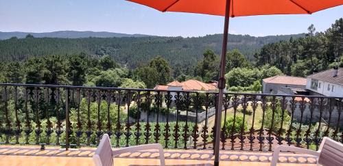 Castrelo de Mino House | Casa con Piscina en Ramiras, Ourense