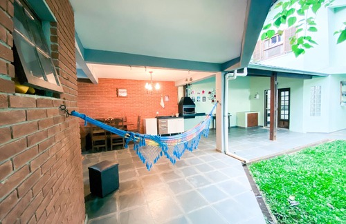 Carapicuiba House | Casa confortável com churrasqueira na Granja Viana