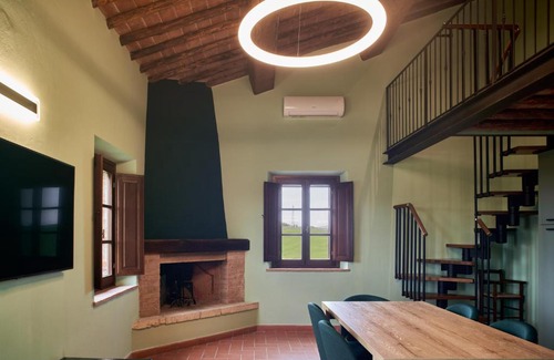 Asciano Apartment | Casa Crete Senesi Appartamento RIBES nel Podere di Sant’Antonio