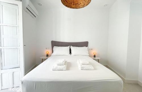 Ayamonte House | Casa Cristóbal Colón habitaciones con vistas a Semana Santa y Fiestas